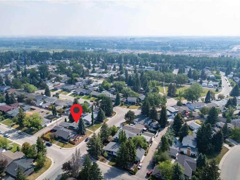 20 Mapleburn Drive SE Calgary AB T2J 1Y4