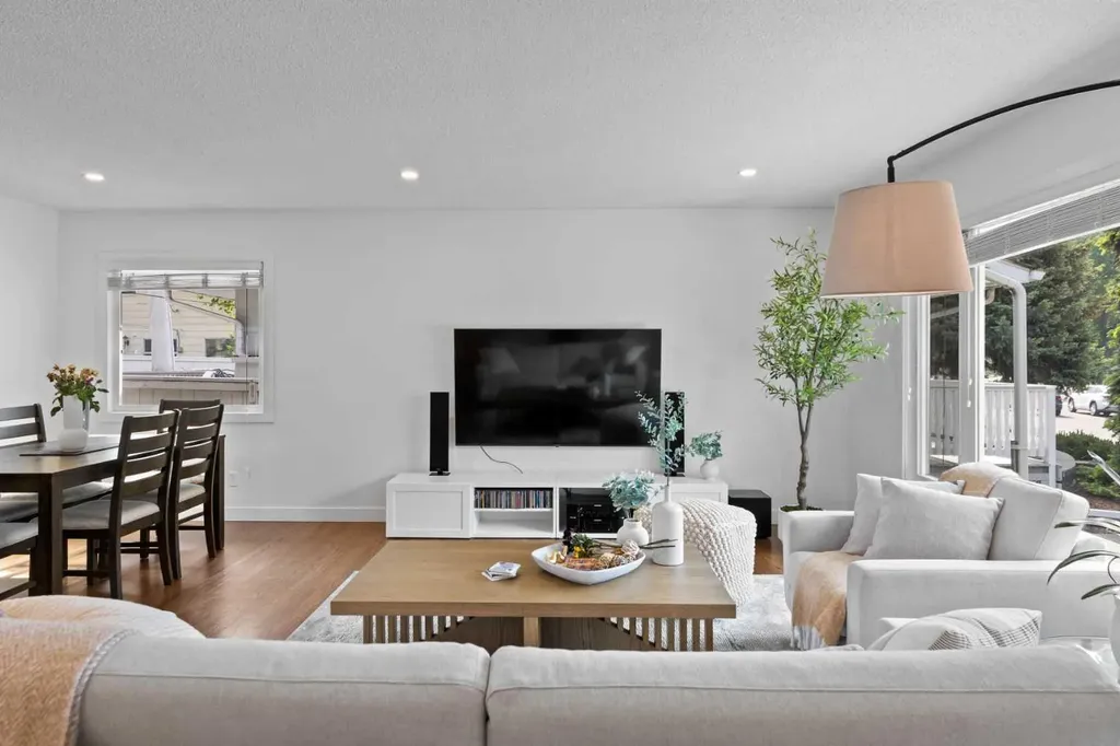 20 Mapleburn Drive SE Calgary AB T2J 1Y4