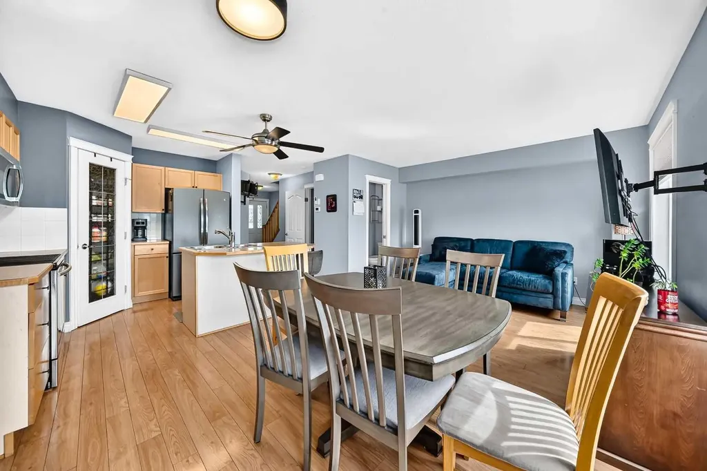 2002 22 Avenue Bowden AB T0M 0K0