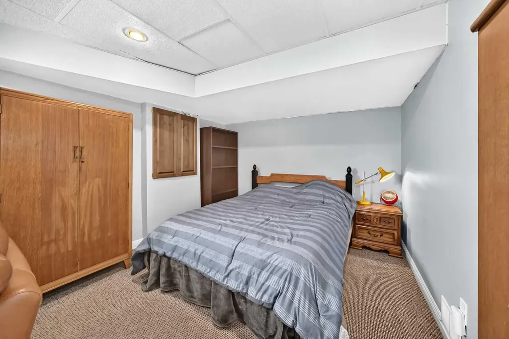 2002 22 Avenue Bowden AB T0M 0K0