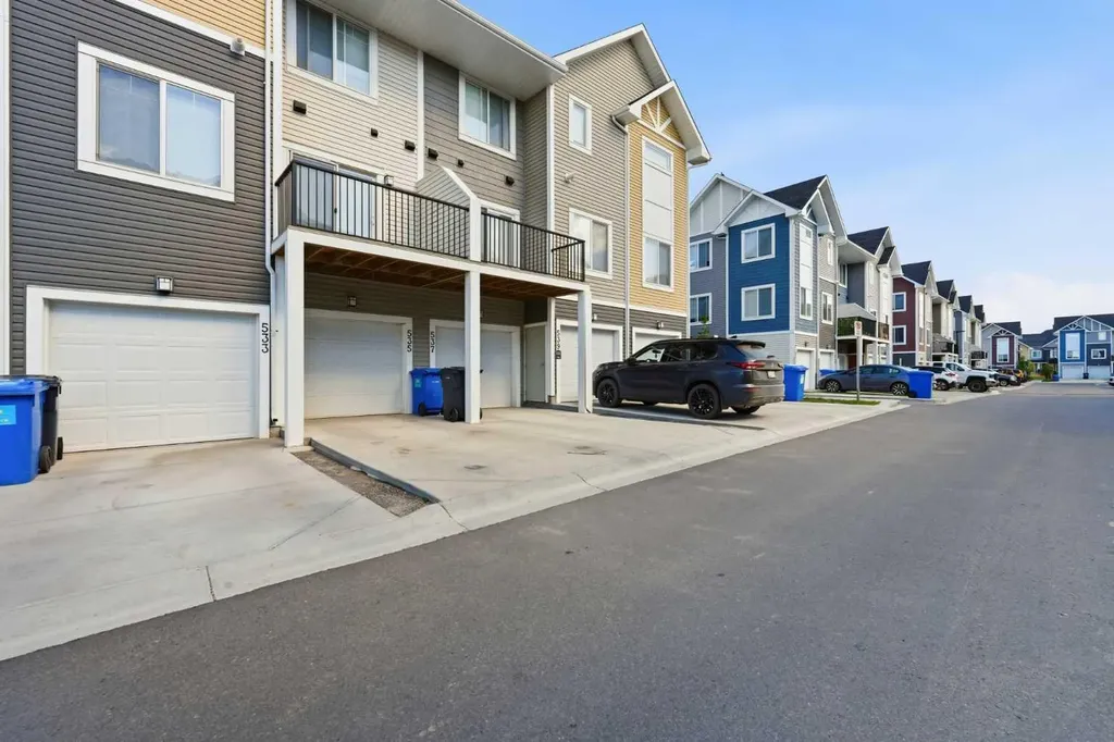 535 Canals Crossing SW Airdrie AB T4B 4L3