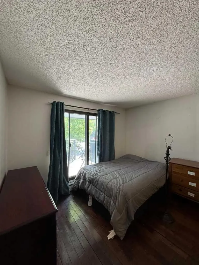 1605 16 Avenue SW Calgary AB T3C 1A2