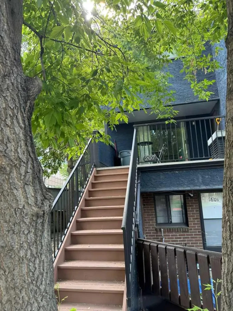 1605 16 Avenue SW Calgary AB T3C 1A2