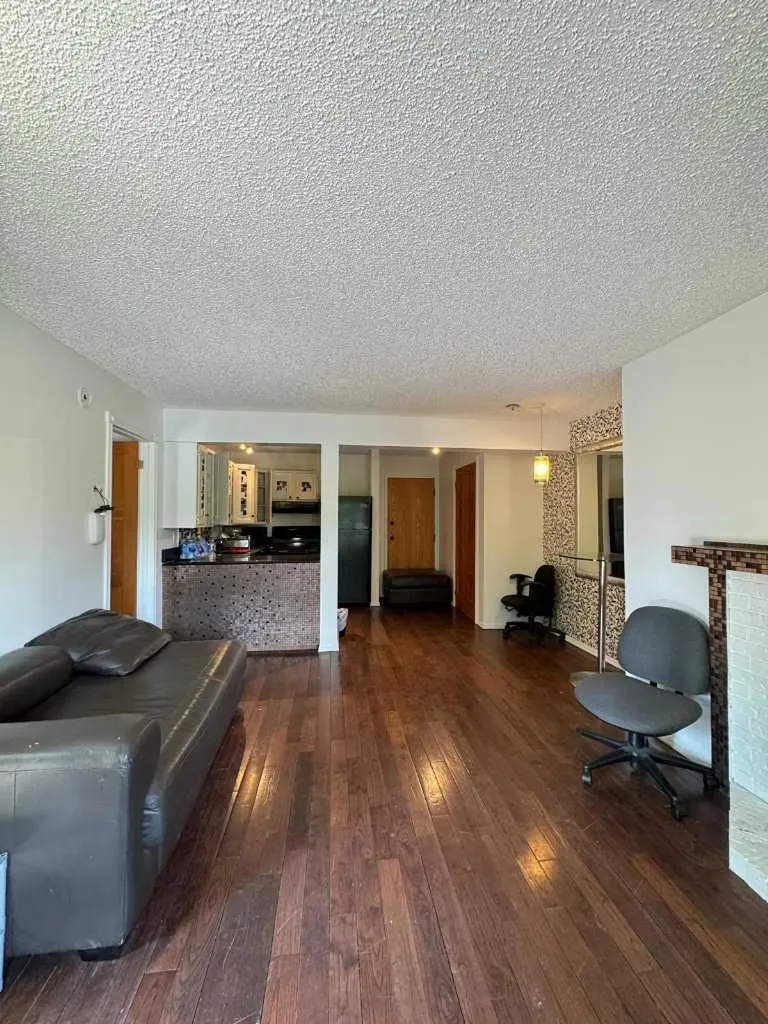 1605 16 Avenue SW Calgary AB T3C 1A2