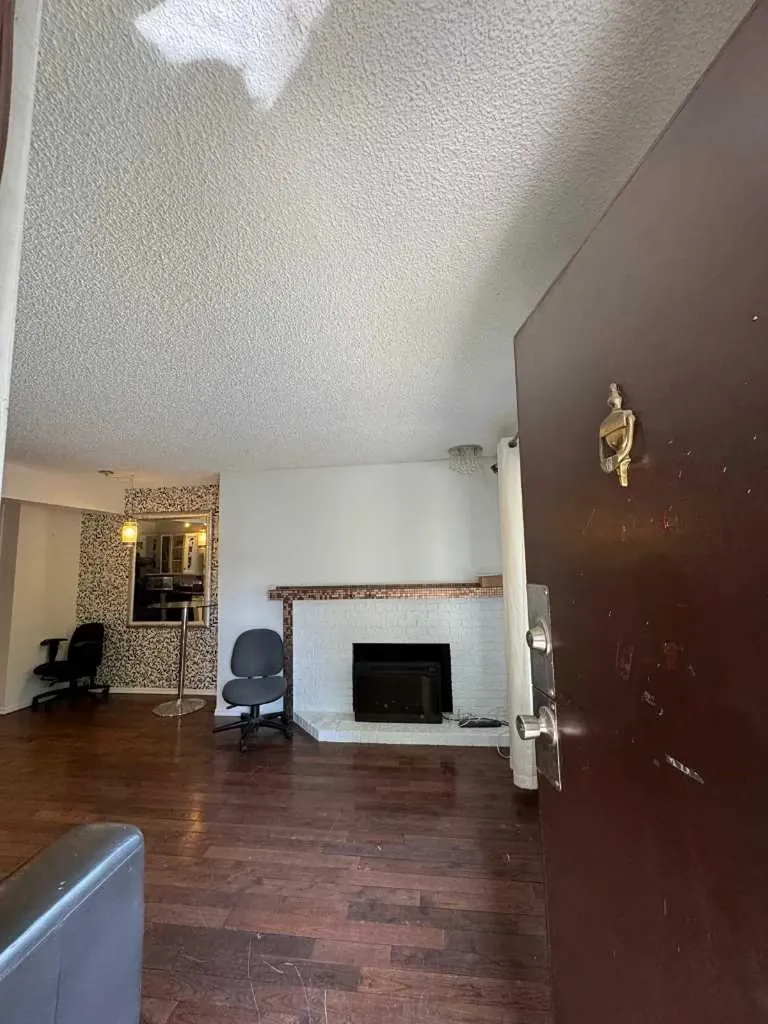 1605 16 Avenue SW Calgary AB T3C 1A2