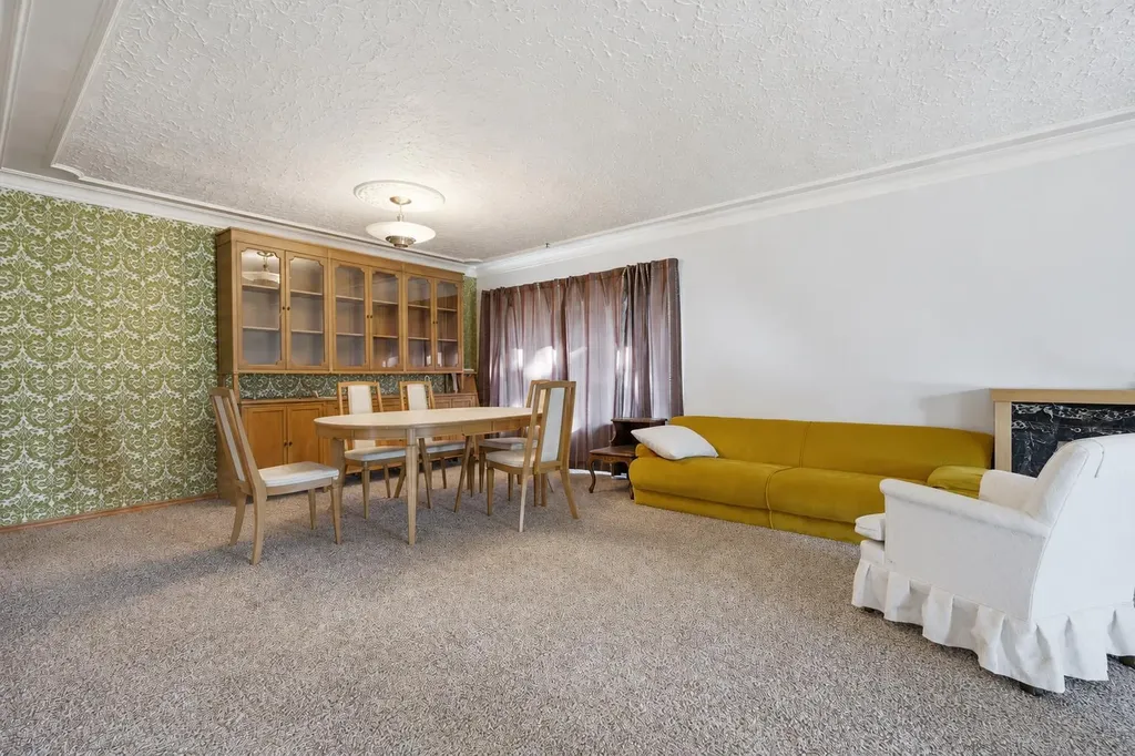 3720 Spruce Drive SW Calgary AB T3C 3A7
