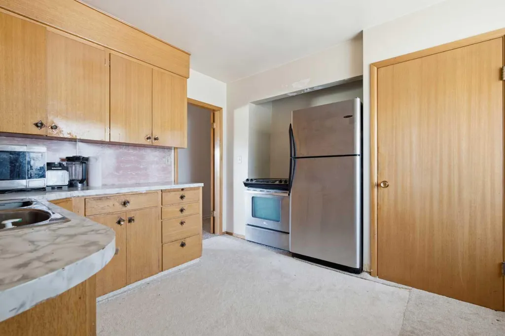 3720 Spruce Drive SW Calgary AB T3C 3A7