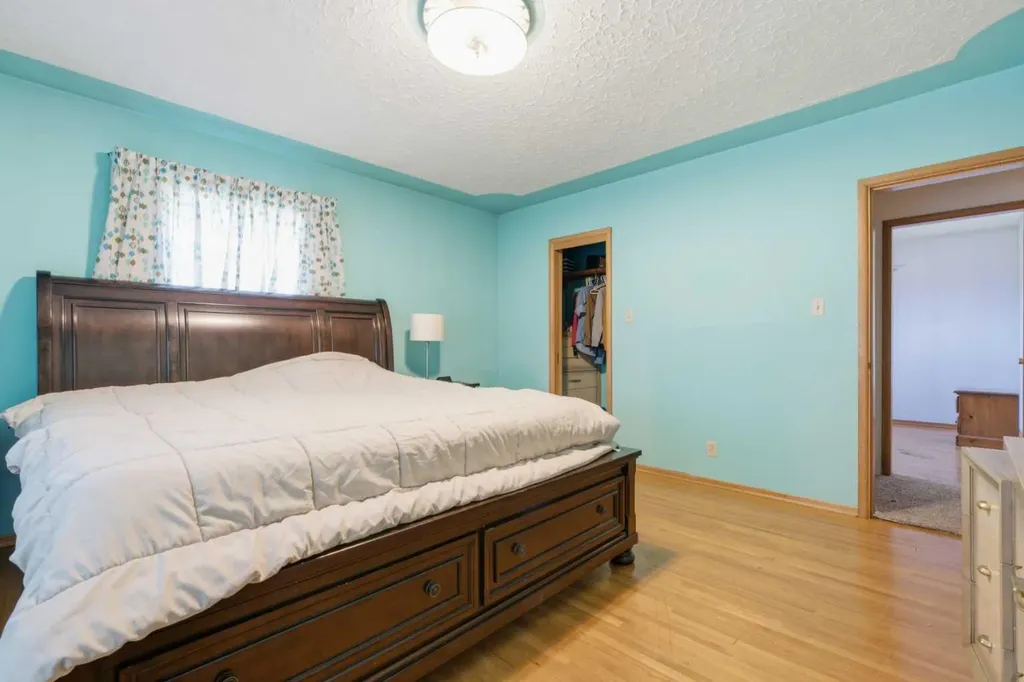 3720 Spruce Drive SW Calgary AB T3C 3A7