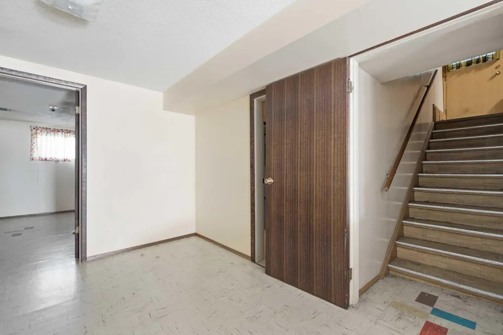 3720 Spruce Drive SW Calgary AB T3C 3A7