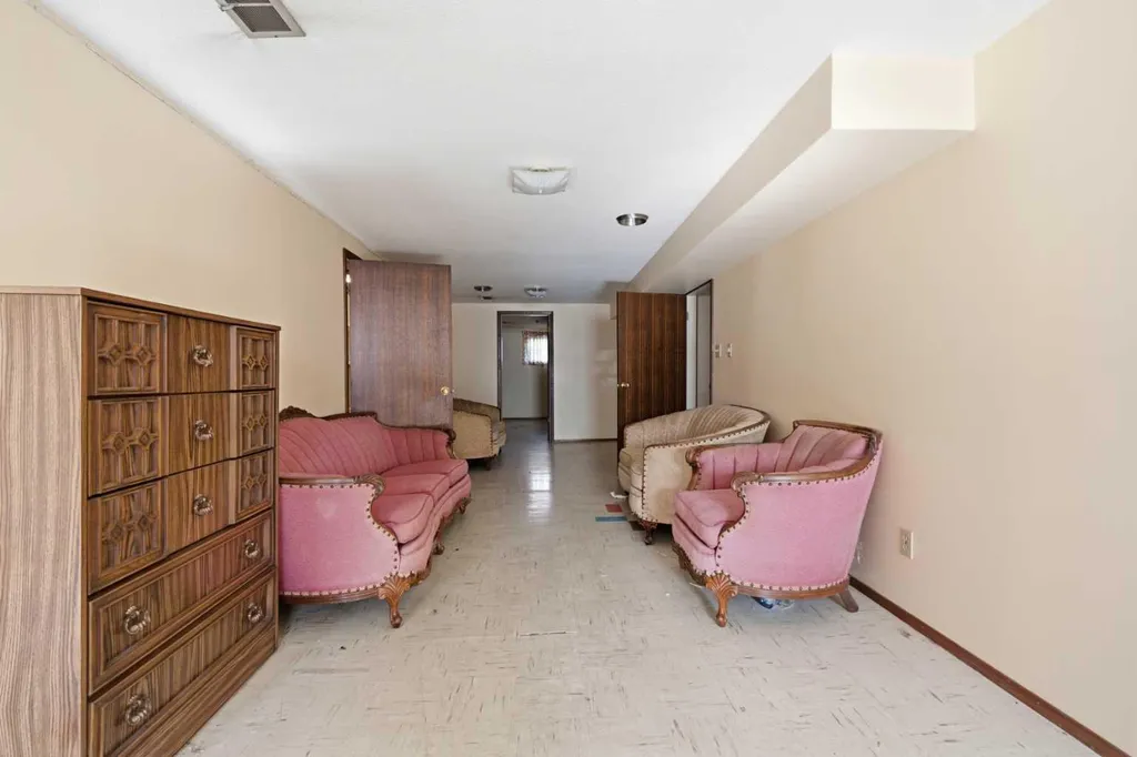 3720 Spruce Drive SW Calgary AB T3C 3A7