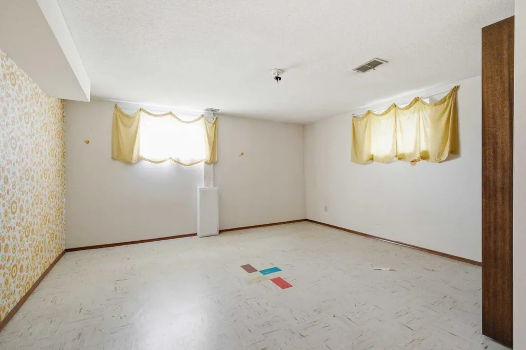 3720 Spruce Drive SW Calgary AB T3C 3A7