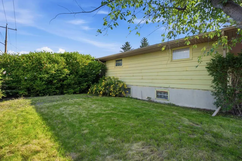 3720 Spruce Drive SW Calgary AB T3C 3A7