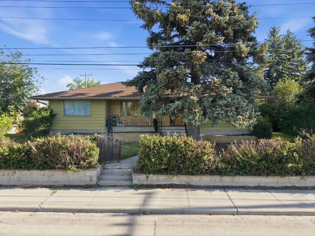 3720 Spruce Drive SW Calgary AB T3C 3A7