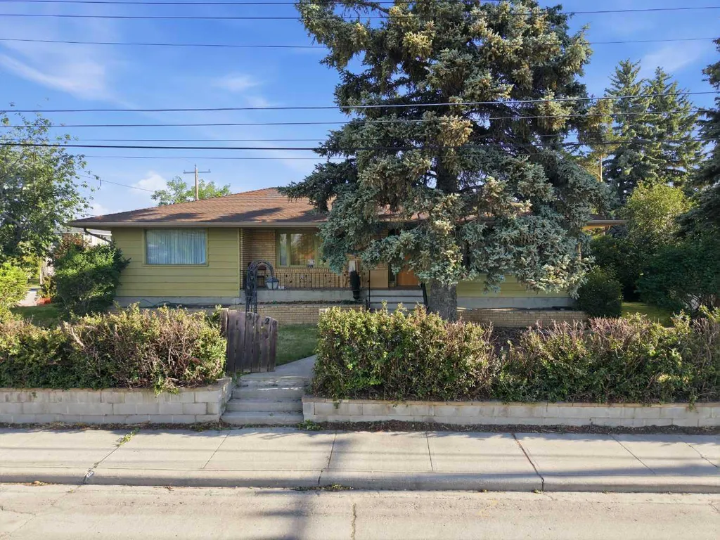 3720 Spruce Drive SW Calgary AB T3C 3A7