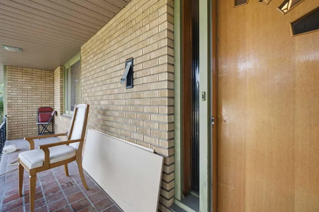 3720 Spruce Drive SW Calgary AB T3C 3A7