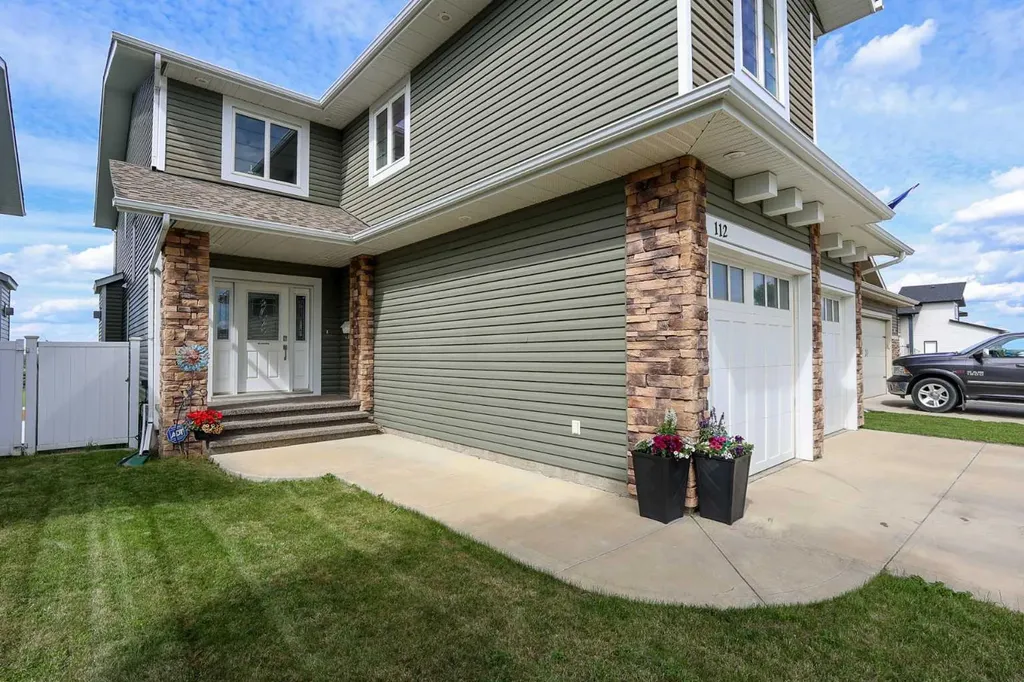 112 Eastpointe Drive Blackfalds AB T4M 0B1