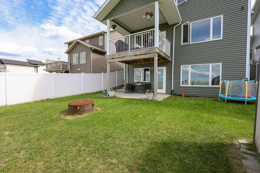 112 Eastpointe Drive Blackfalds AB T4M 0B1