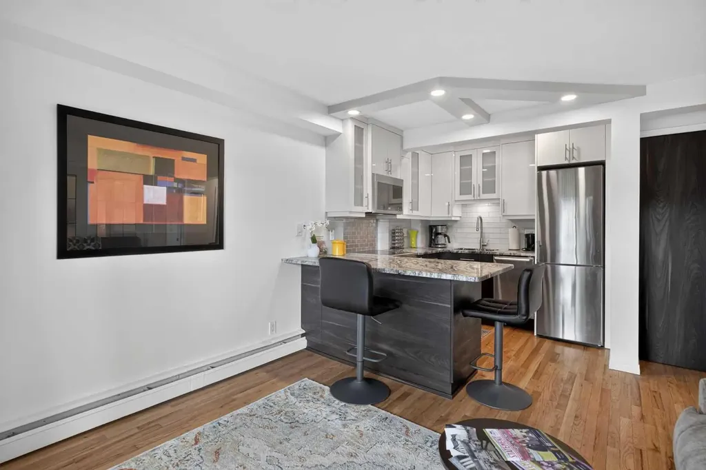 104 24 Avenue SW Calgary AB T2S 0J9