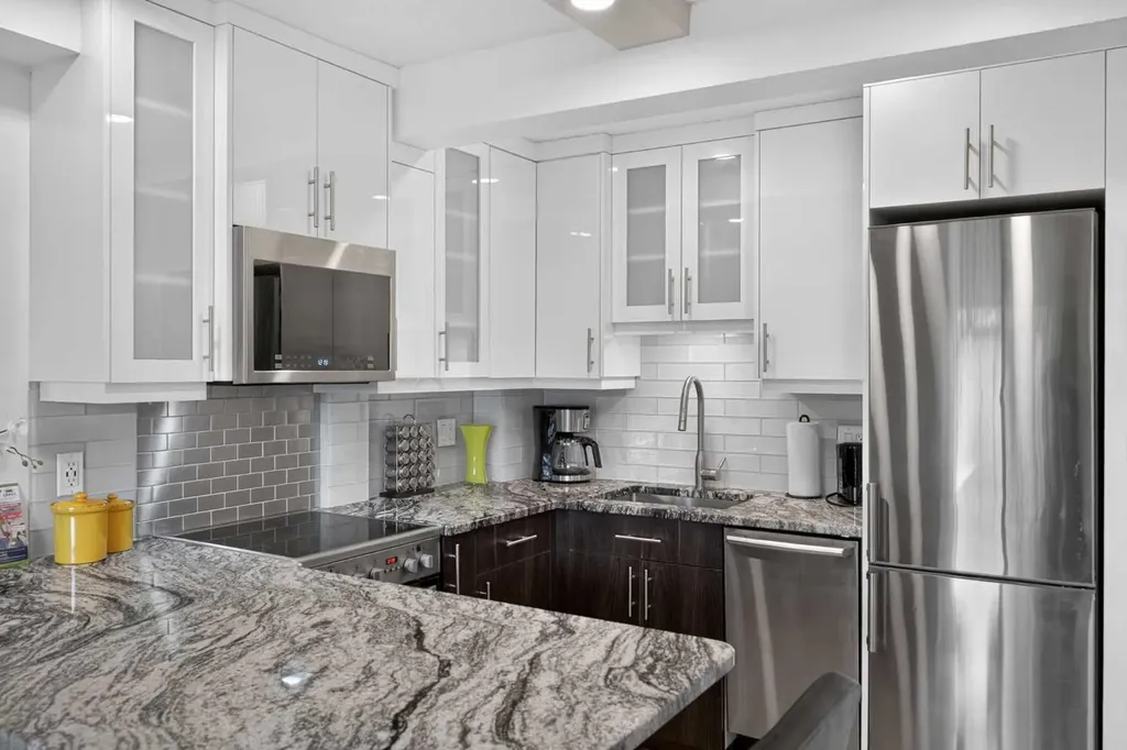 104 24 Avenue SW Calgary AB T2S 0J9