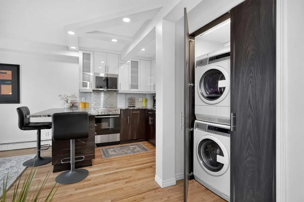 104 24 Avenue SW Calgary AB T2S 0J9