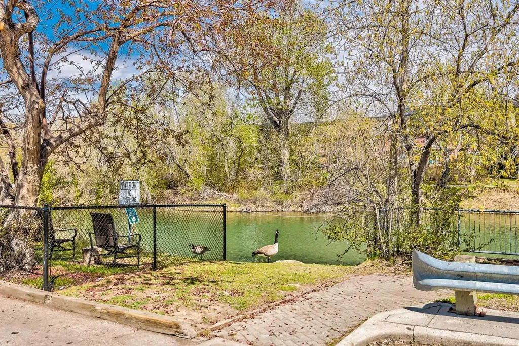 104 24 Avenue SW Calgary AB T2S 0J9