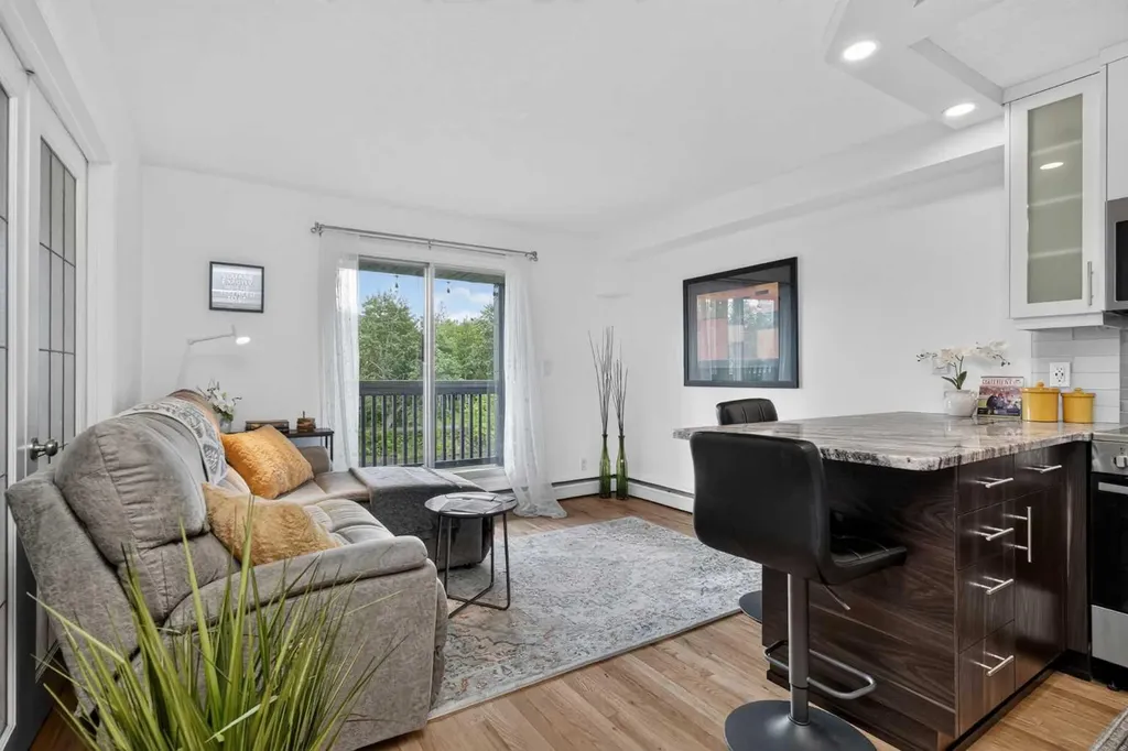 104 24 Avenue SW Calgary AB T2S 0J9