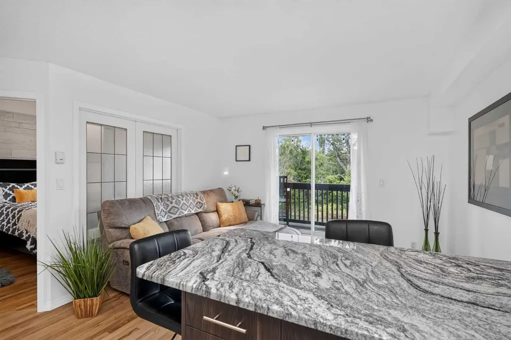 104 24 Avenue SW Calgary AB T2S 0J9