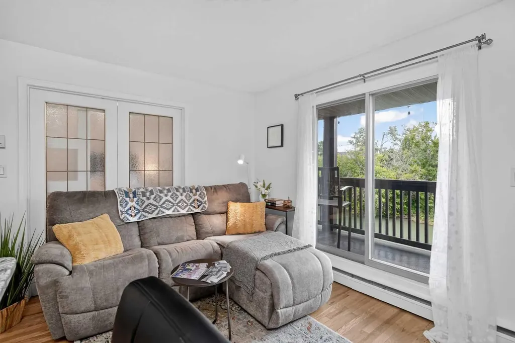 104 24 Avenue SW Calgary AB T2S 0J9