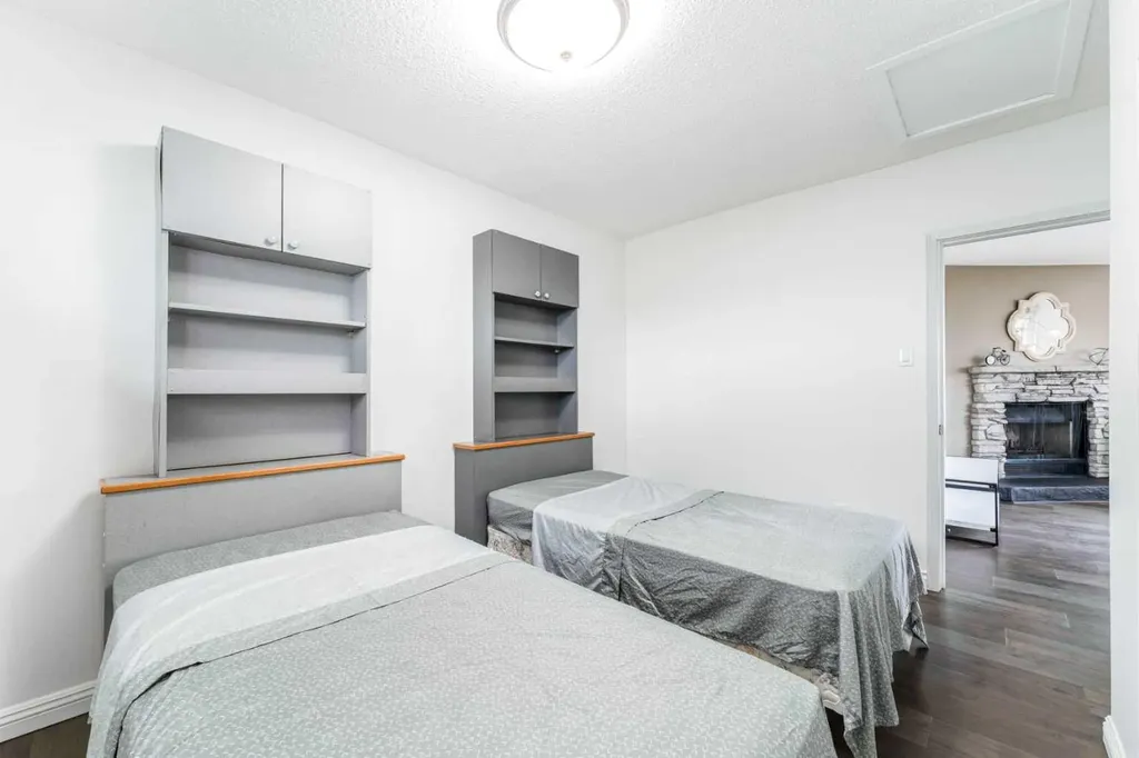 1502 40 Street SE Calgary AB T2A 1K2