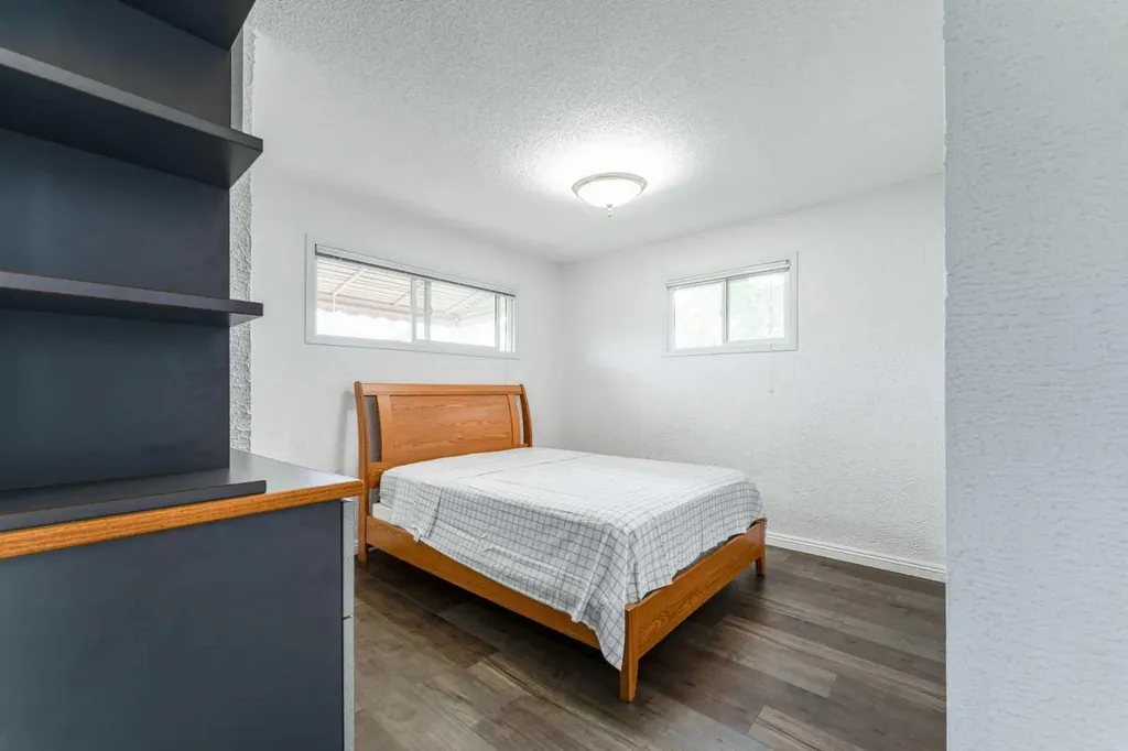 1502 40 Street SE Calgary AB T2A 1K2