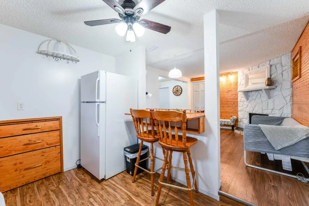 1502 40 Street SE Calgary AB T2A 1K2