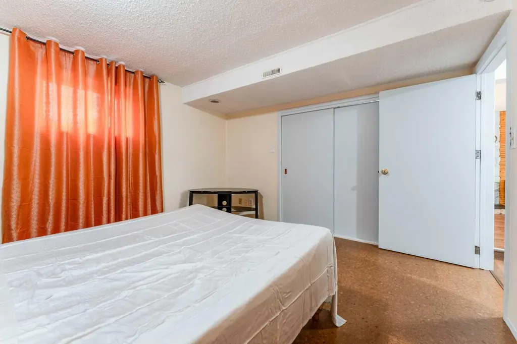1502 40 Street SE Calgary AB T2A 1K2