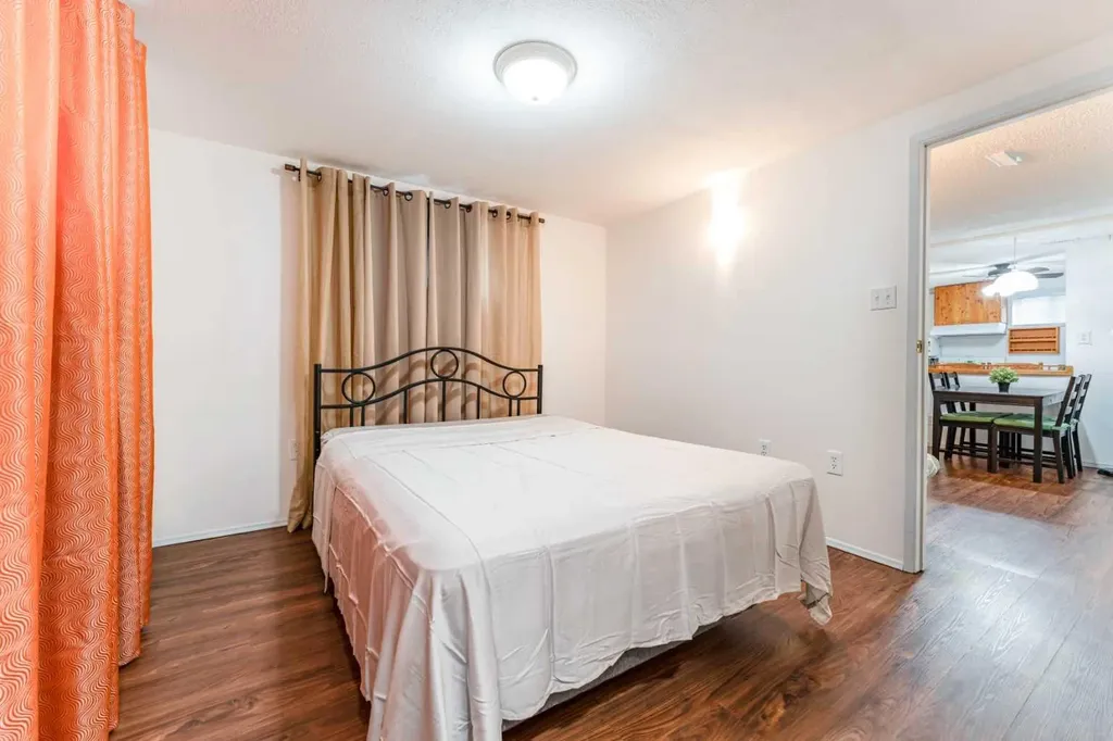 1502 40 Street SE Calgary AB T2A 1K2