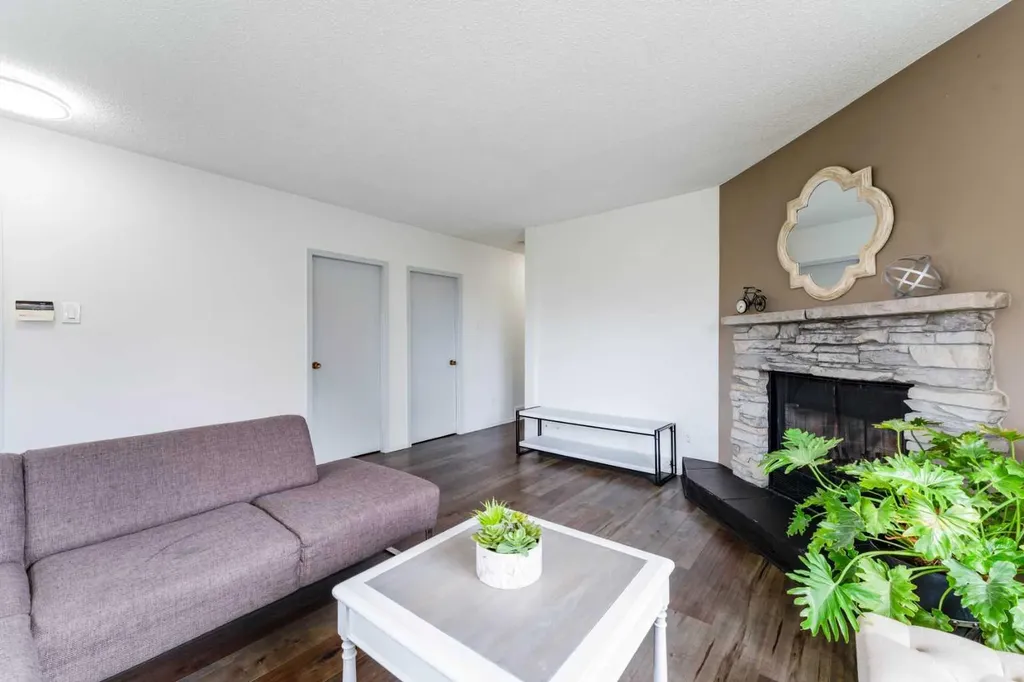 1502 40 Street SE Calgary AB T2A 1K2