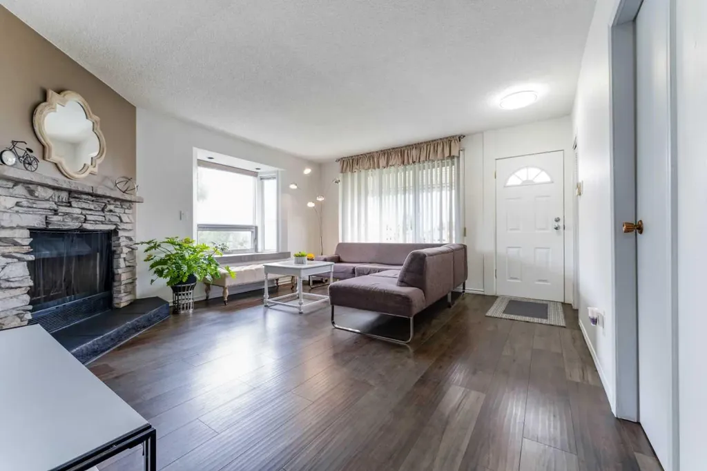 1502 40 Street SE Calgary AB T2A 1K2