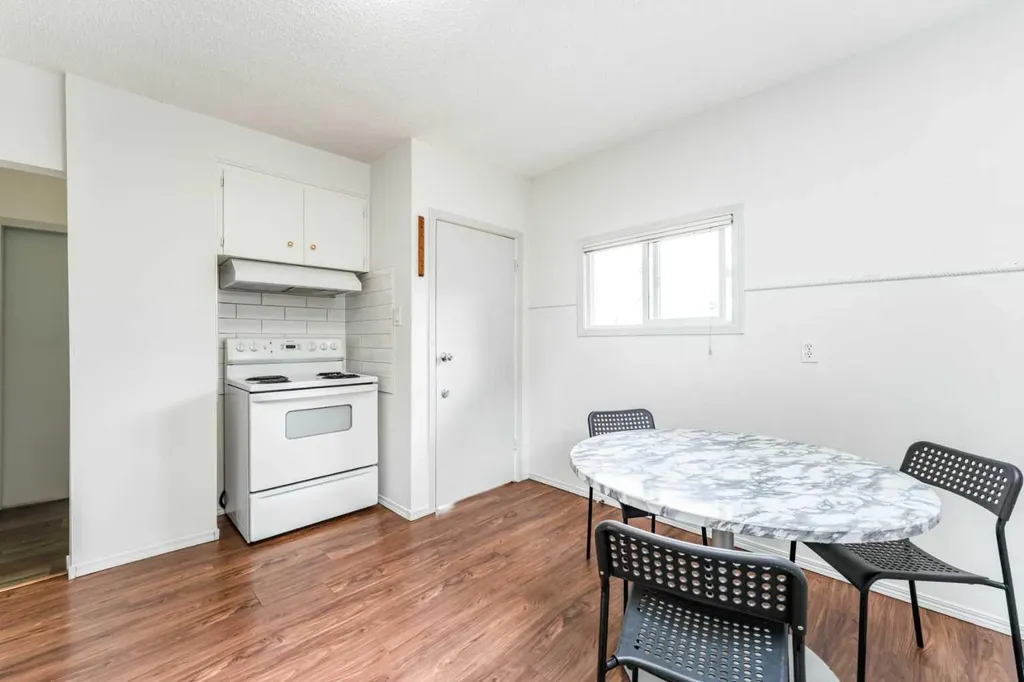 1502 40 Street SE Calgary AB T2A 1K2