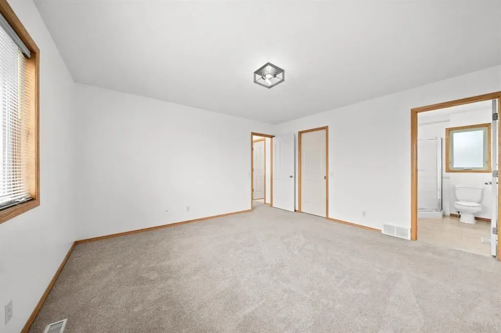 41 Bow Ridge Drive Cochrane AB T4C 1V5