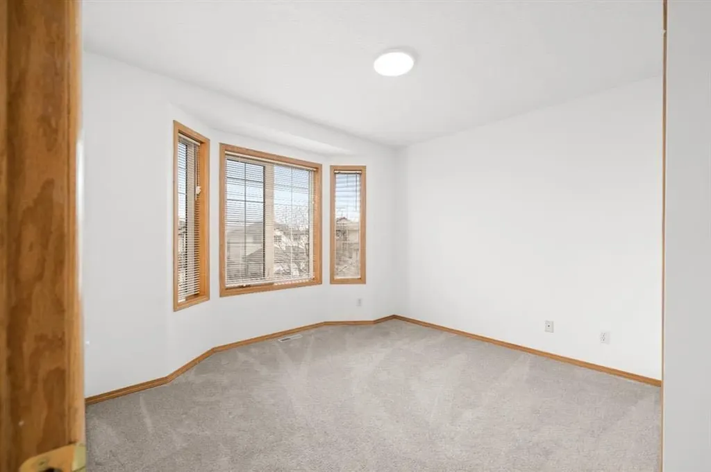 41 Bow Ridge Drive Cochrane AB T4C 1V5