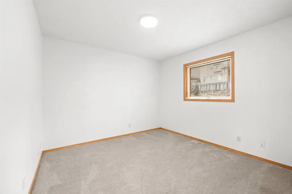 41 Bow Ridge Drive Cochrane AB T4C 1V5
