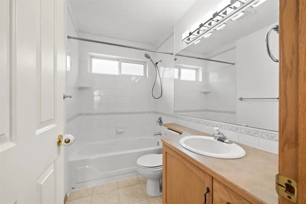41 Bow Ridge Drive Cochrane AB T4C 1V5