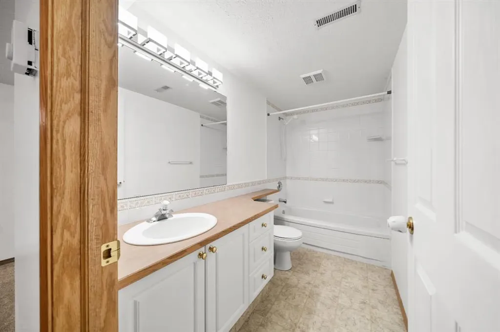 41 Bow Ridge Drive Cochrane AB T4C 1V5
