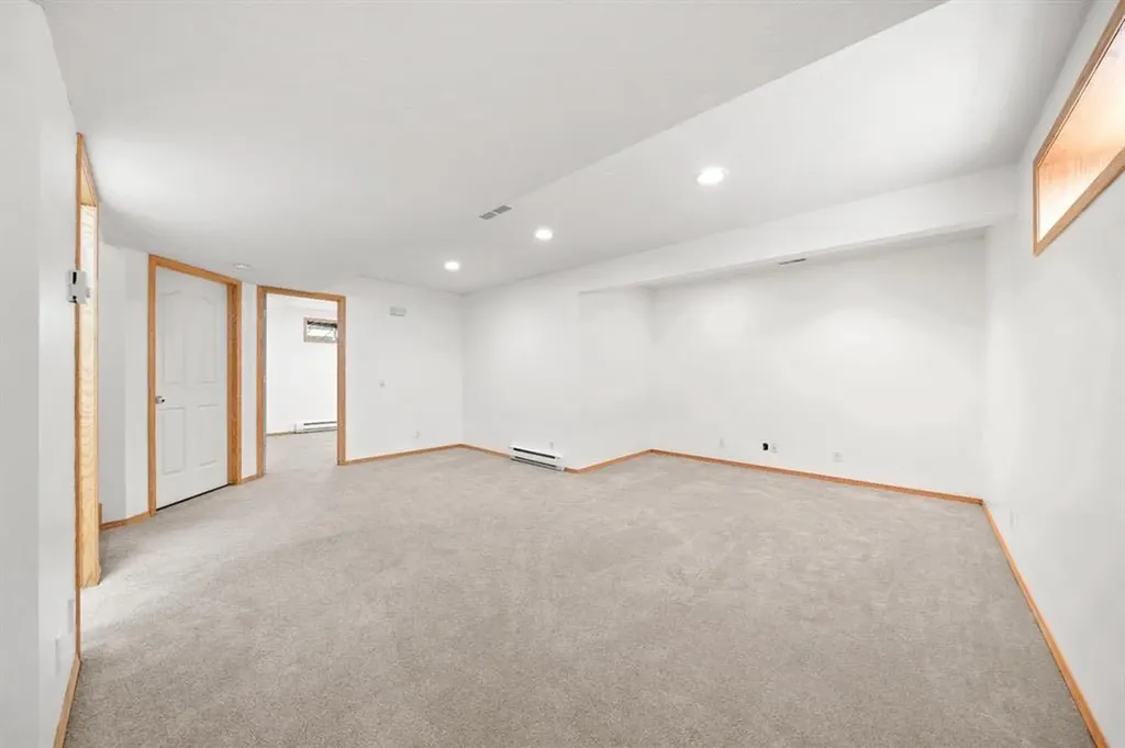 41 Bow Ridge Drive Cochrane AB T4C 1V5