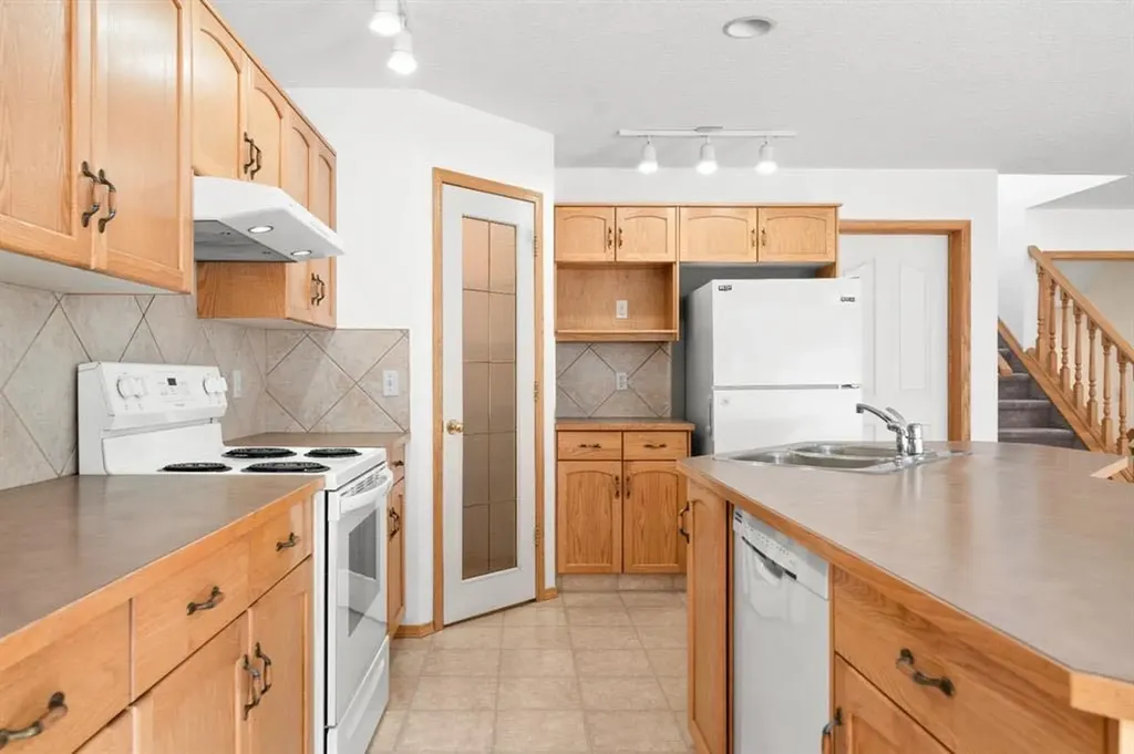 41 Bow Ridge Drive Cochrane AB T4C 1V5