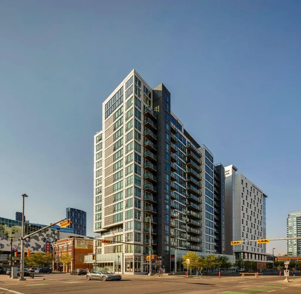 450 8 Avenue SE Calgary AB T2G 1T2