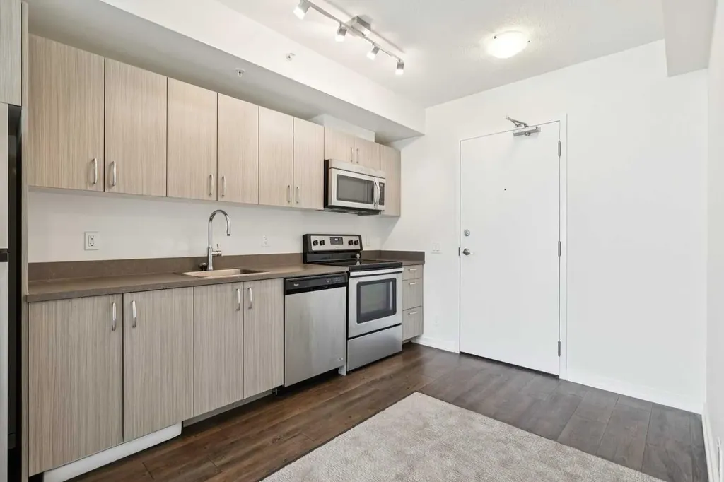 450 8 Avenue SE Calgary AB T2G 1T2