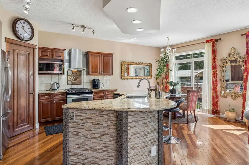 86 Tuscany Ravine Road NW Calgary AB T3L 2R9
