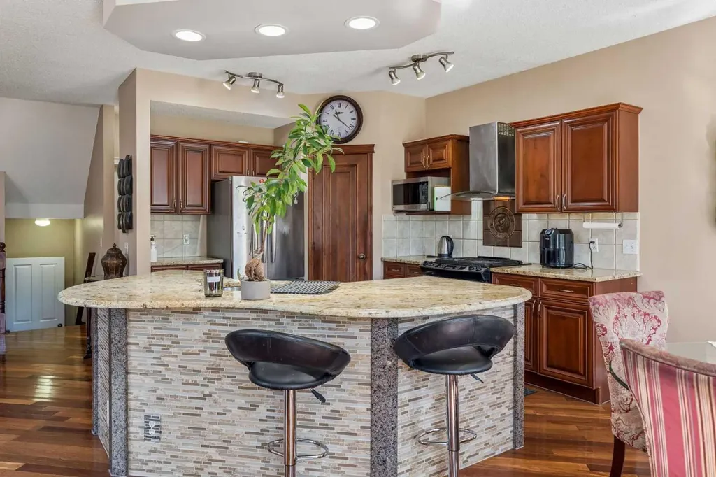 86 Tuscany Ravine Road NW Calgary AB T3L 2R9