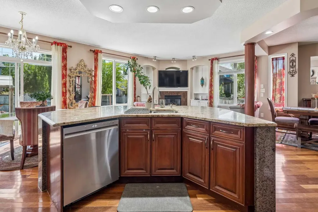 86 Tuscany Ravine Road NW Calgary AB T3L 2R9