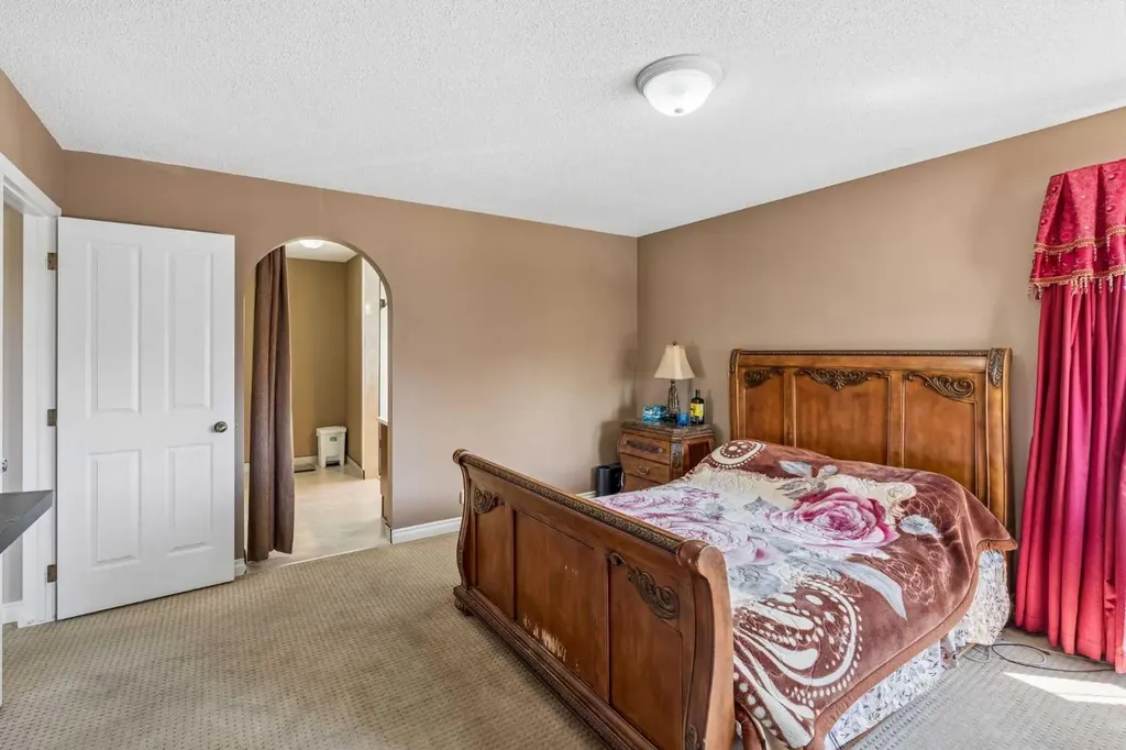 86 Tuscany Ravine Road NW Calgary AB T3L 2R9