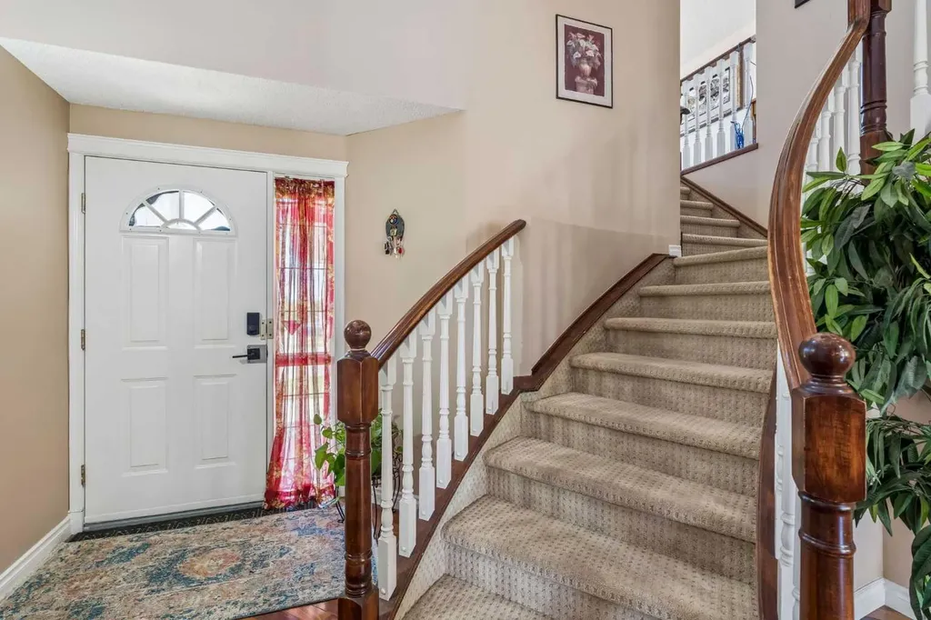 86 Tuscany Ravine Road NW Calgary AB T3L 2R9